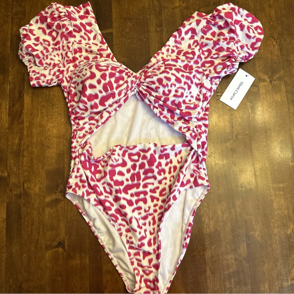 Meet Curve Swimsuit One Piece Pink Leopard Animal Sexy Flattering Beach NEW 💕